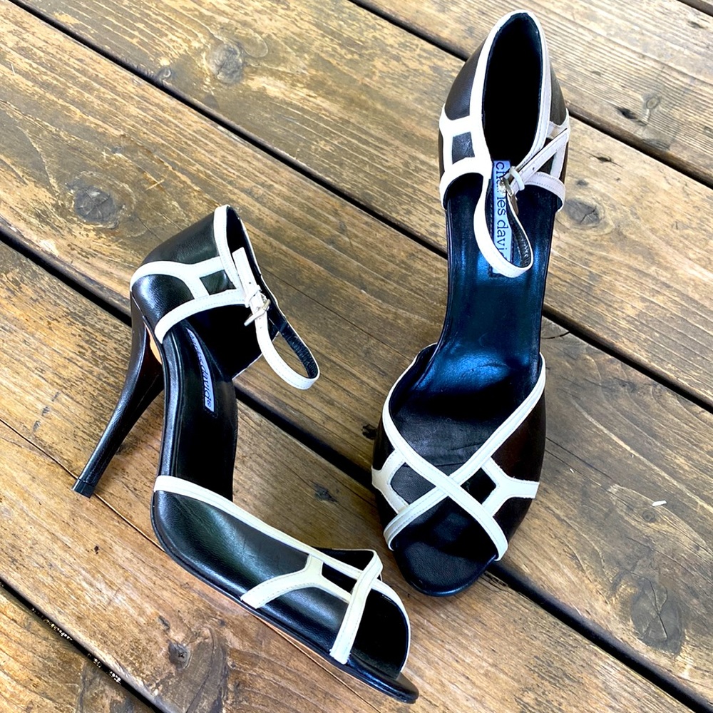 Like New Charles David Black & Cream Leather Peep Toe Heels